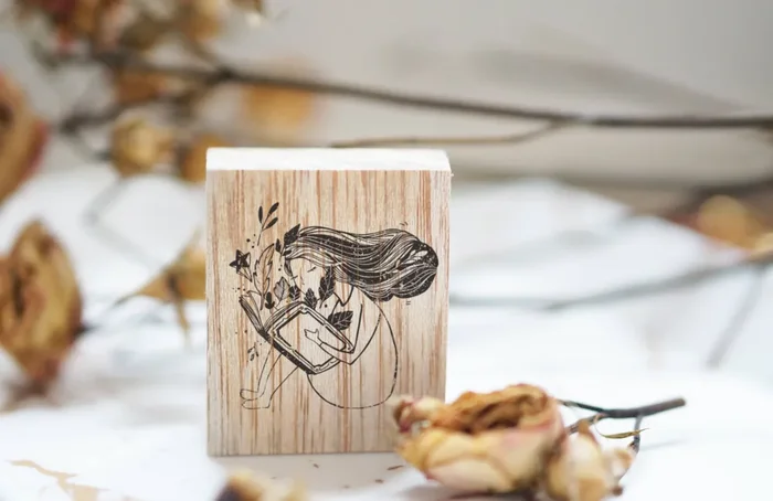 Black Milk Project – Sello de madera – Magical Book