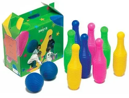 Compra Hoy Bolo amaya de polietileno alto 26 cm incluye 8 bolos y 2 pelotas