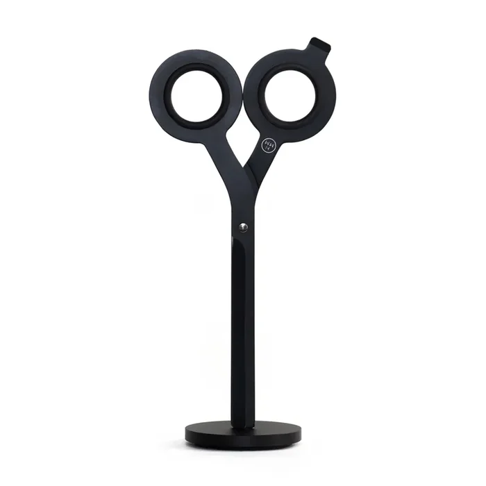 HMM – Scissors – Tijeras Negras con base (16,5 cm)