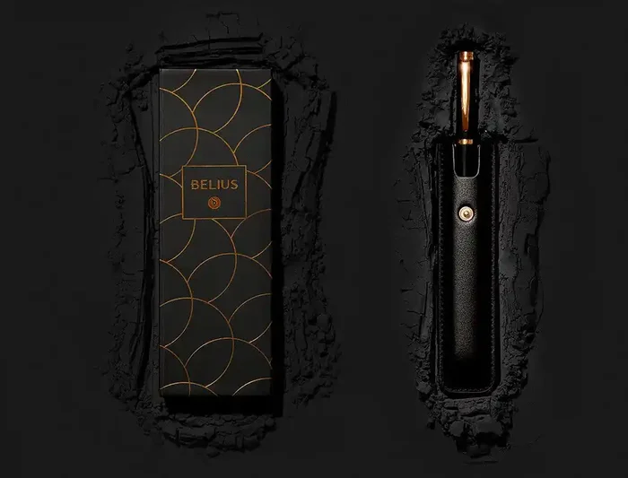 Pluma y estuche cuero belius passion dor aluminio textura cepillada color negro y dorado tinta azul caja diseño Marca Reconocida