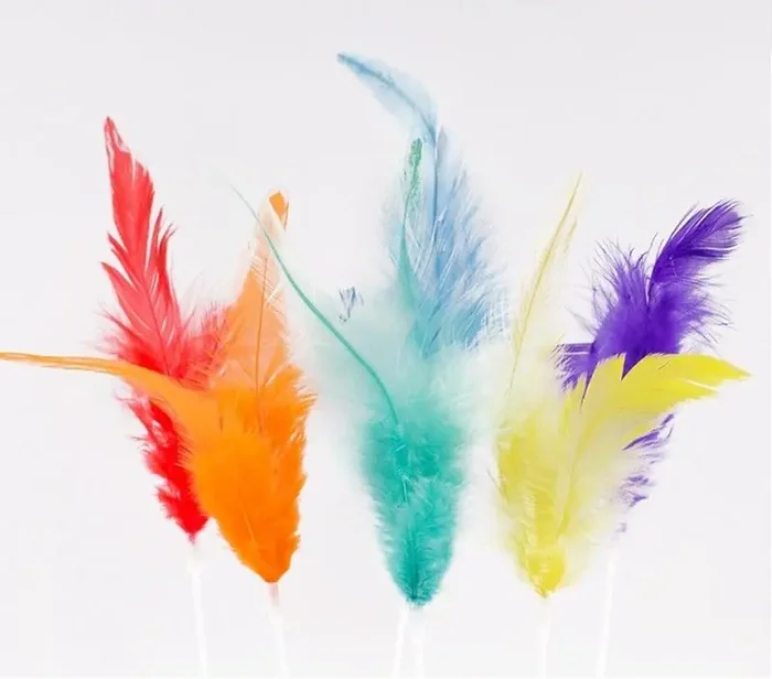Precio De Fábrica Plumas Mona de Pascua 8 cm 10 und.